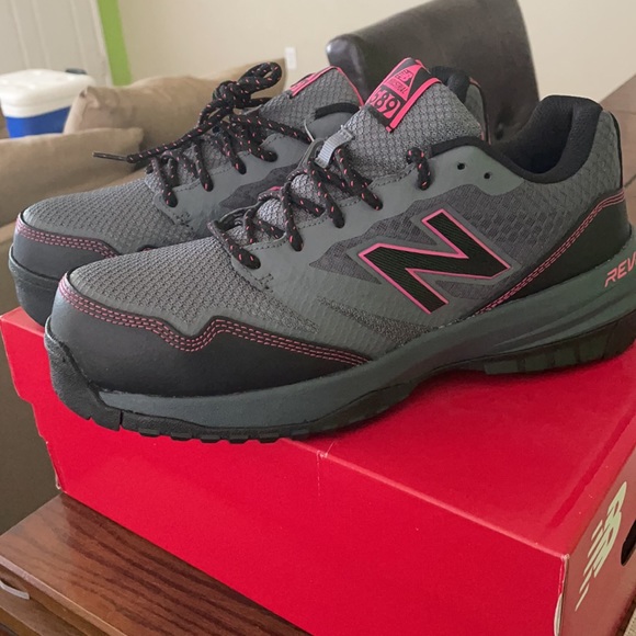 New Balance Steel toe - Picture 2 of 5